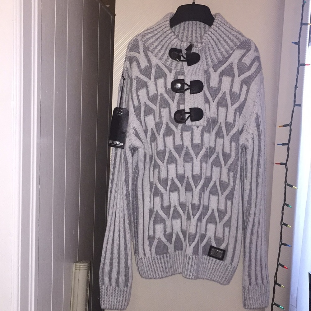 Menswear sweater NWT